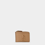 MARC JACOBS 浮雕 LOGO 拉鍊多功能皮夾