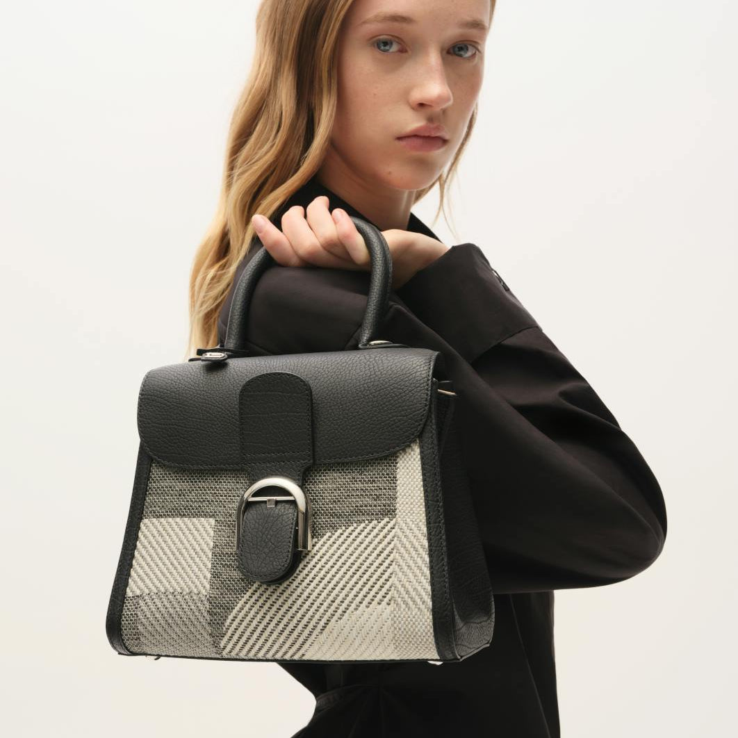 DELVAUX | 緹花帆布與單色美學，Medley Jacquard 手袋質感新詮釋