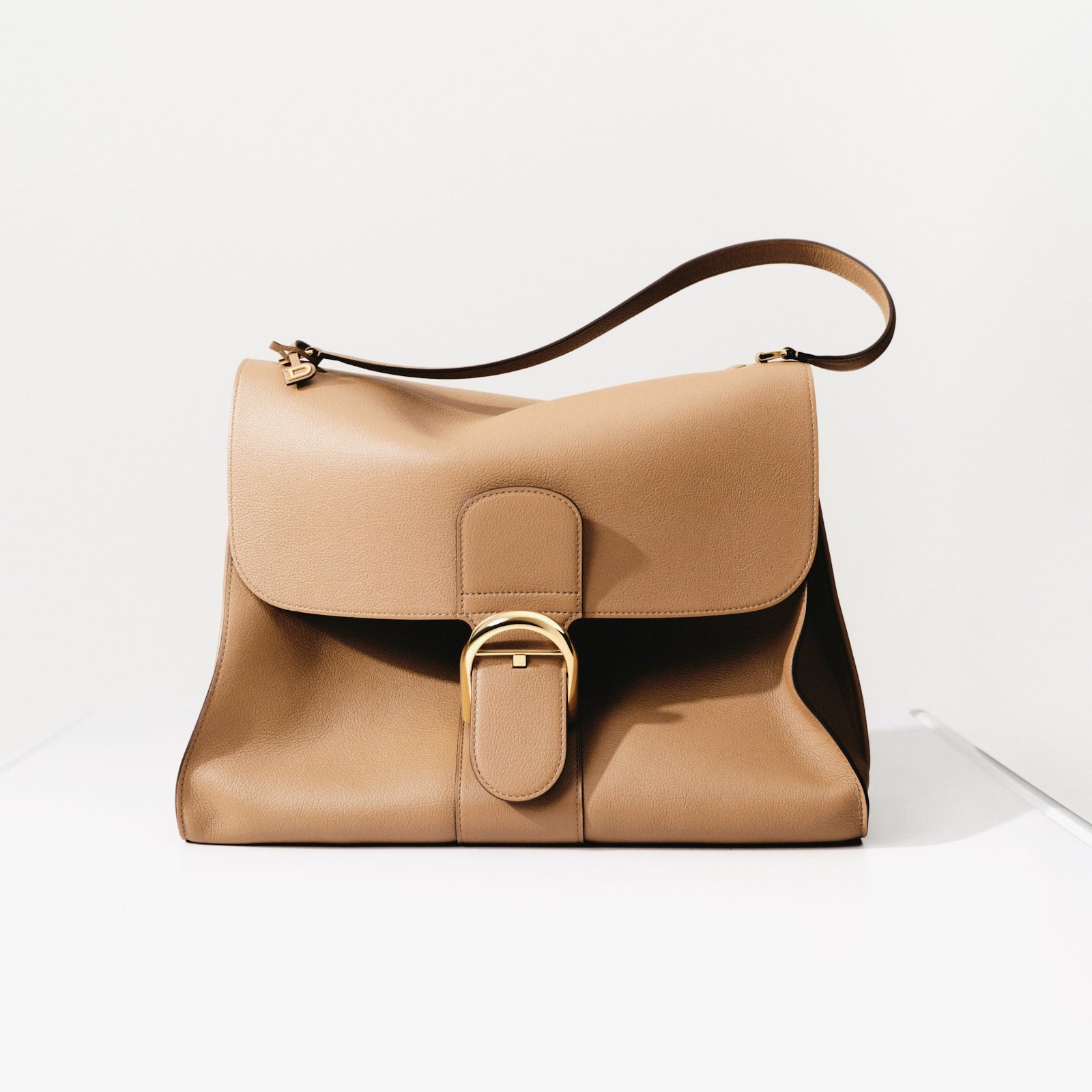 DELVAUX | Brillant 經典新律動，優雅相伴人生旅程