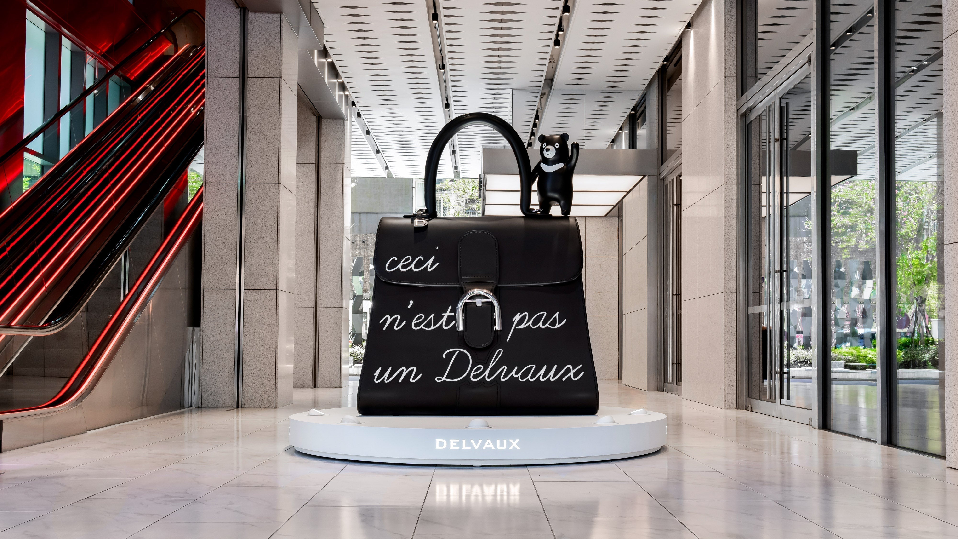 DELVAUX | A Brillant You ─ 經典手袋化身台北大型藝術裝置