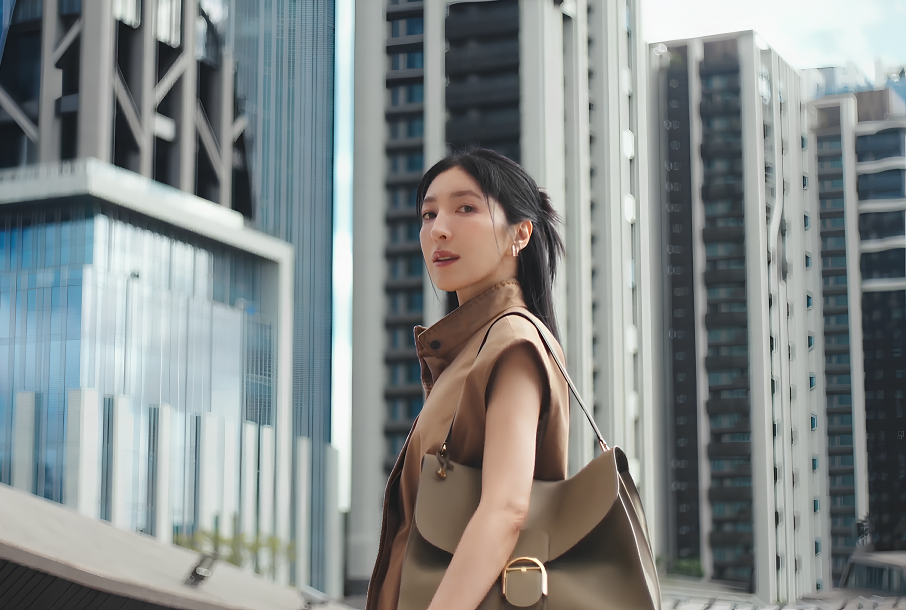 DELVAUX | 光影流轉間，與影后楊謹華共賞時代經典