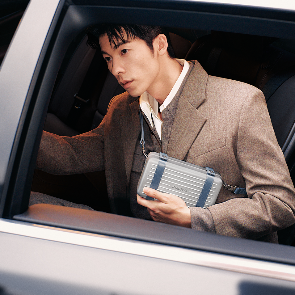 RIMOWA | 以移動為節奏、以韌性為核心 致敬馬年的出行精神