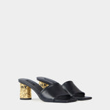 GIVENCHY Tape 牛皮金屬跟鞋