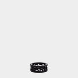 MARC JACOBS 字母鑽銀鋯石戒指
